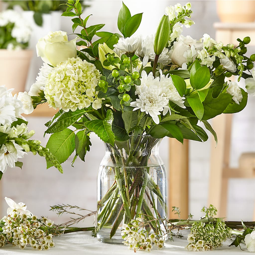 Classic Ivory – A Florist Original – Miles Of Flowers, Dothan AL