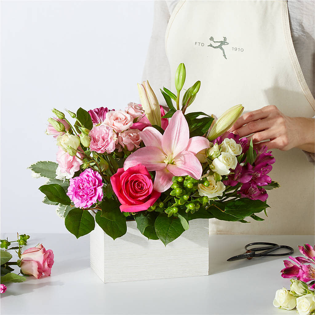 Sweetberry Box – A Florist Original –  Miles Of Flowers, Dothan AL