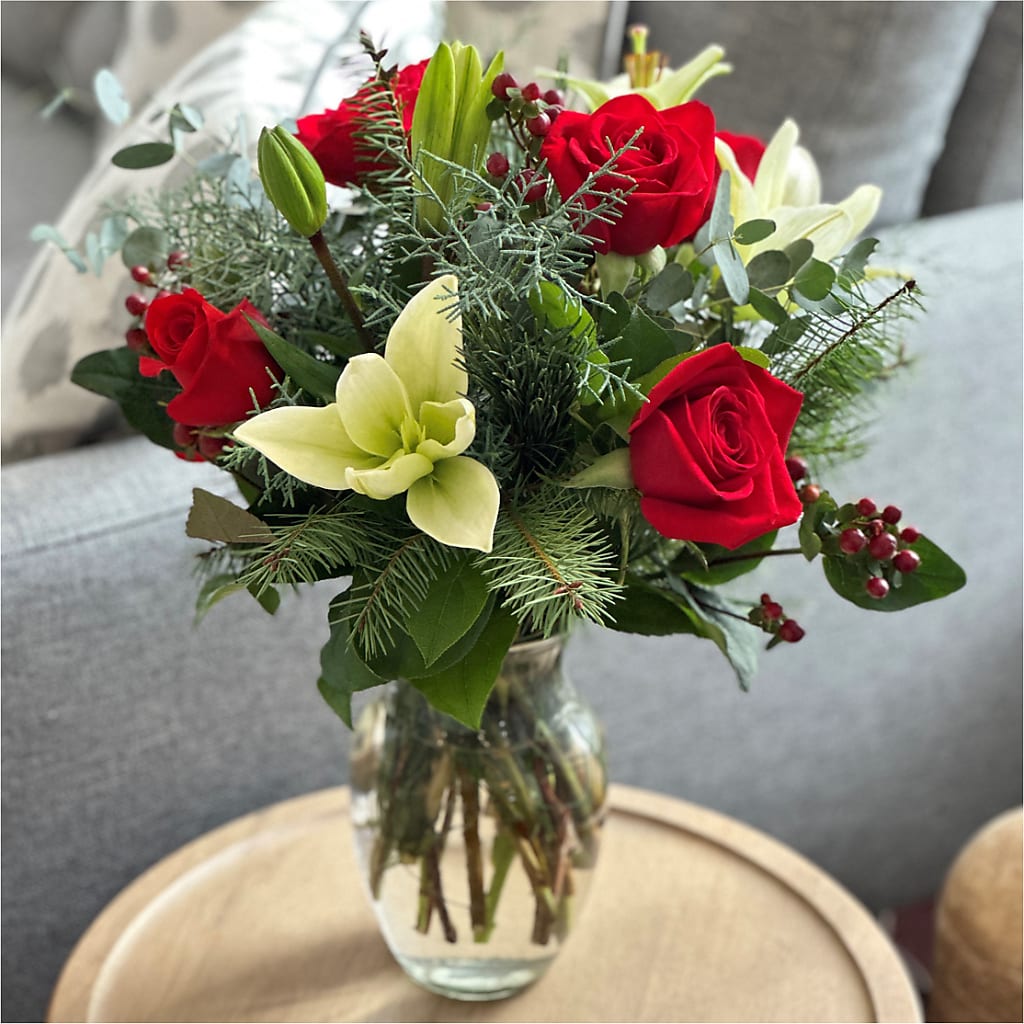 Glittering Lights Bouquet –  Miles Of Flowers, Dothan AL