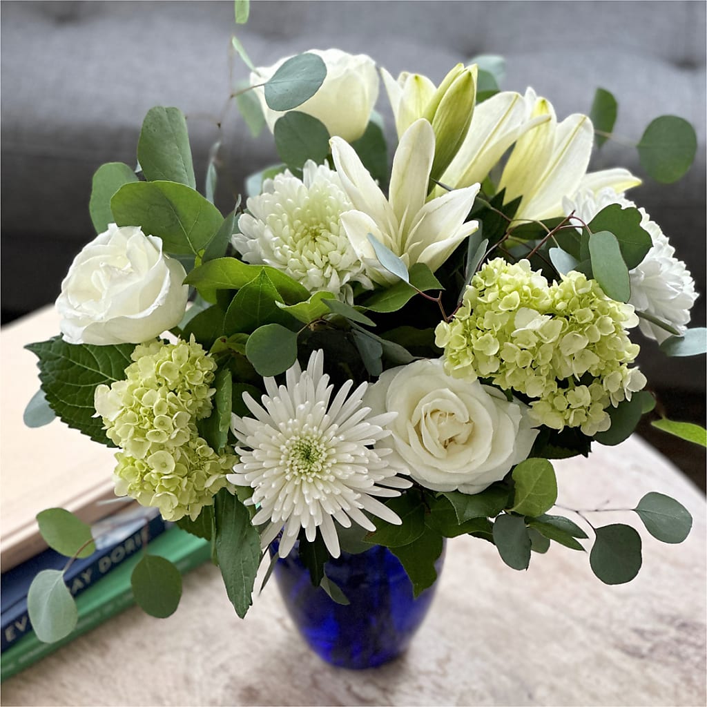 Snowy Dreams Bouquet –  Miles Of Flowers, Dothan AL