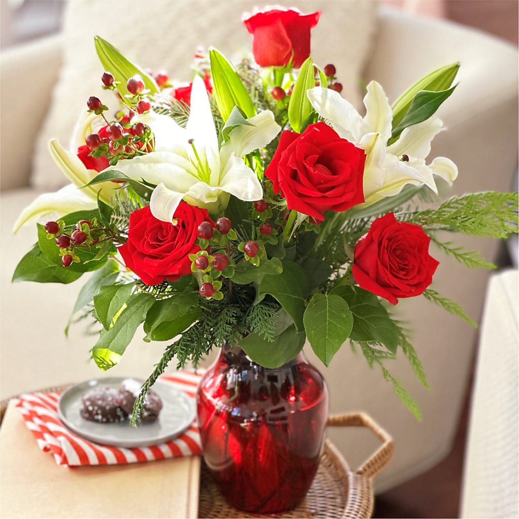 Evergreen Delight Bouquet –  Miles Of Flowers, Dothan AL